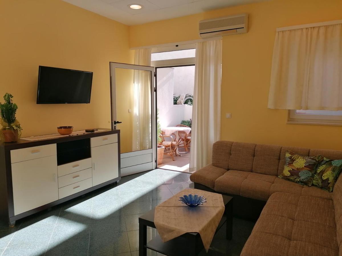 Apartments Melinda บาชกาโวดา ภายนอก รูปภาพ
